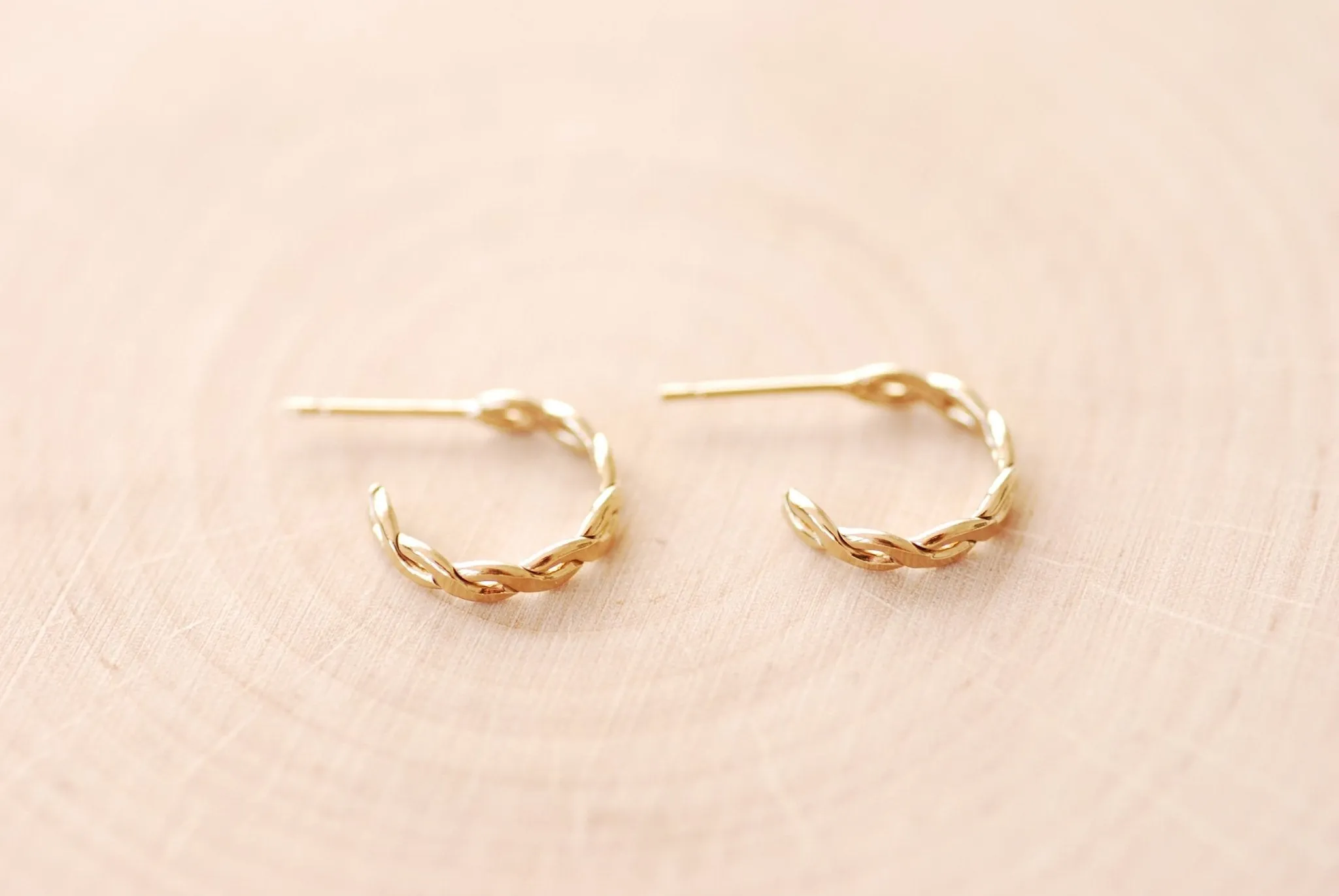 14k Gold Filled Woven Hoop Earrings, Gold Braided Hoop Earrings, Gold Hoop Earrings, Minimalist Gold Hoops, Huggie Hoop Earrings