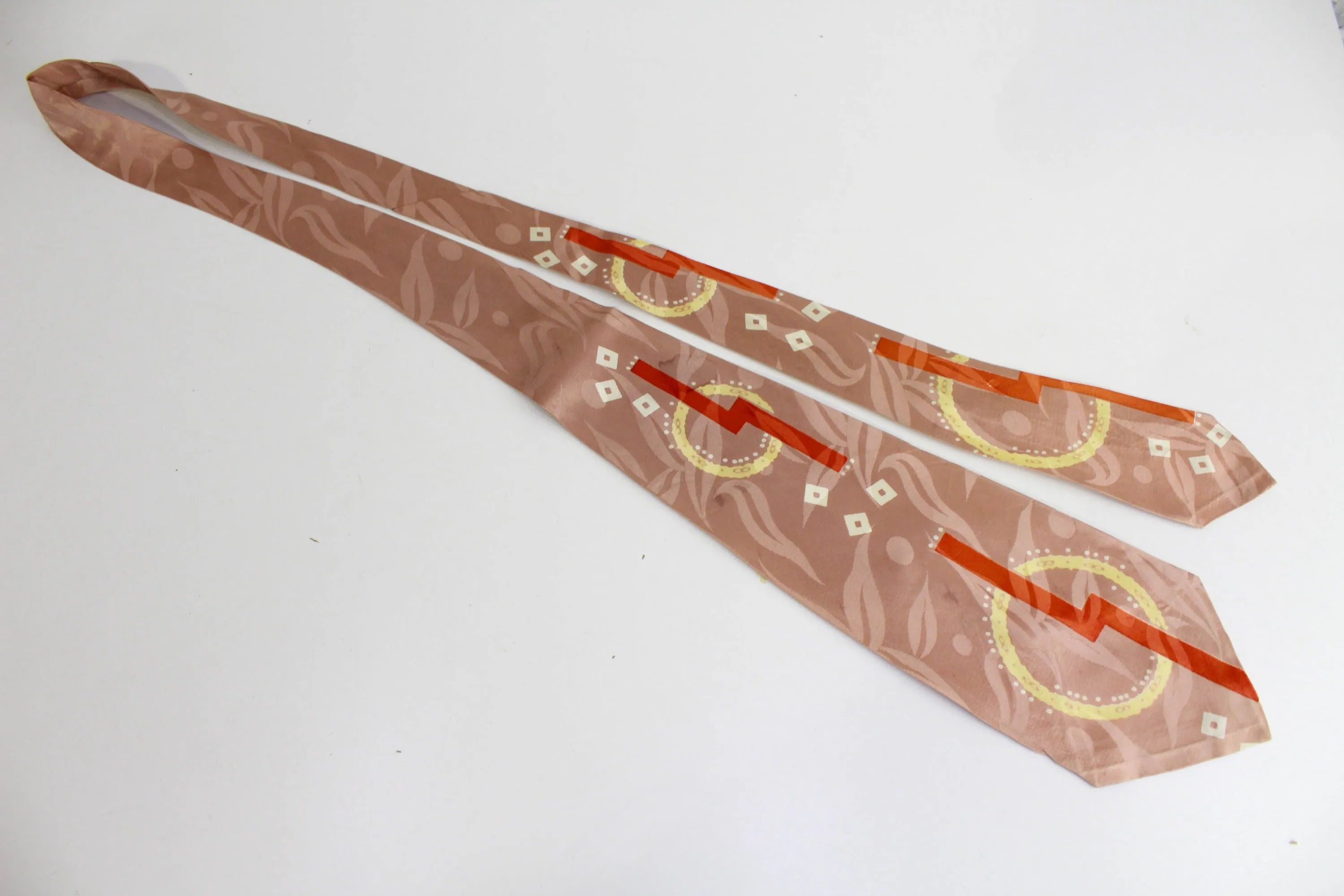 Bold Abstract Print Rayon Wide Necktie from the 1940s