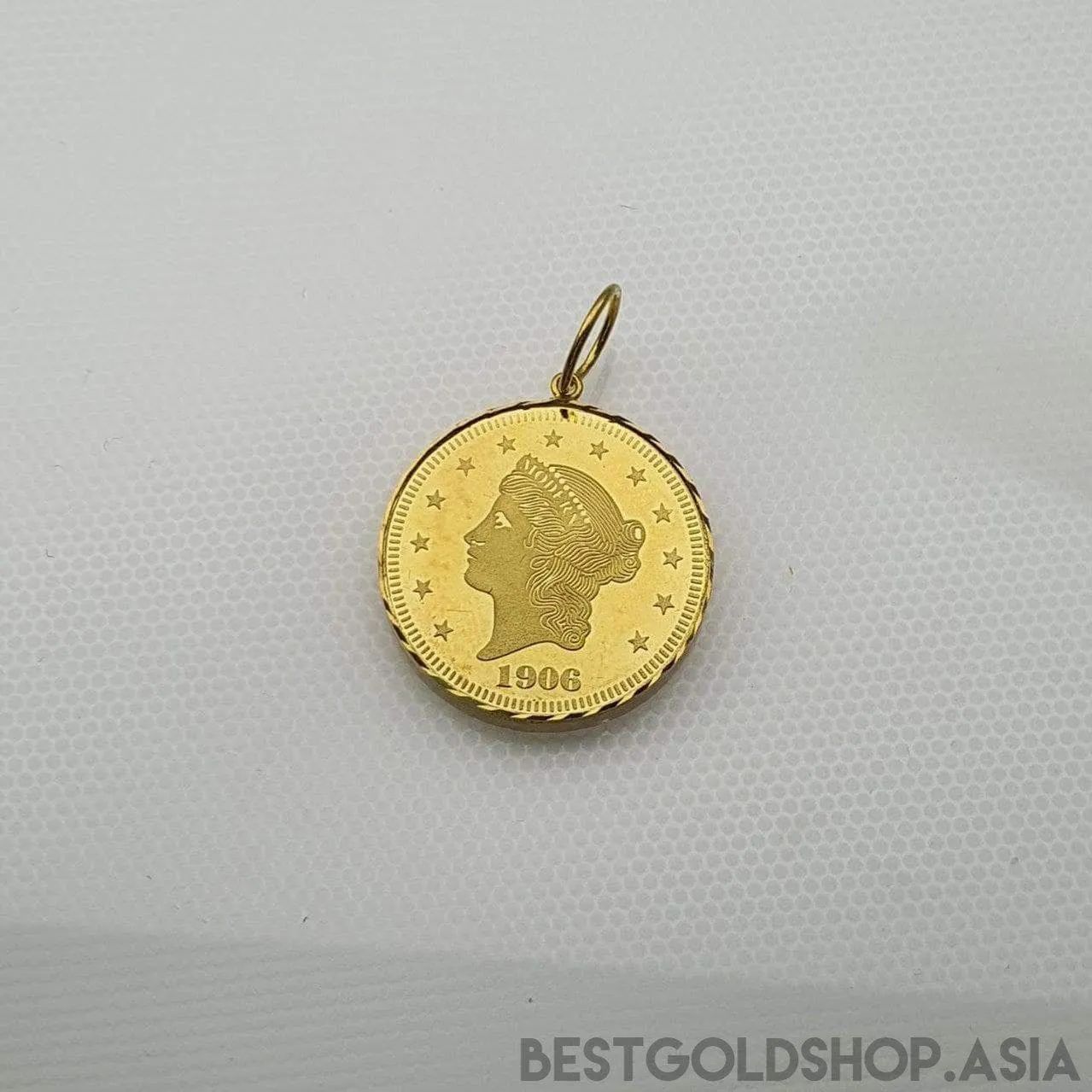 22k / 916 gold Queen Elizabeth Coin pendant