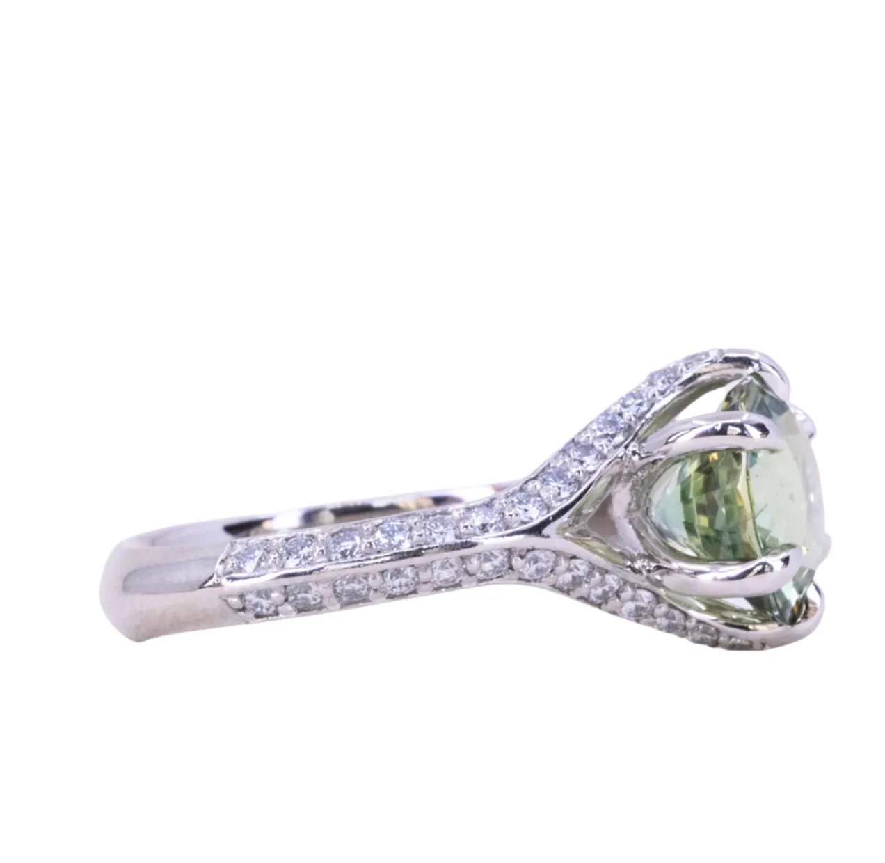 3.38ct Round Minty Green Madagascar Sapphire Diamond-studded Six Prong Split Shank Solitaire in Platinum