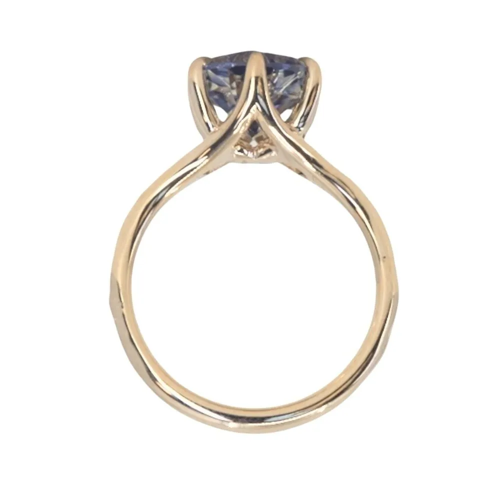 4.0ct Bicolor Parti Oval Sapphire Low Profile Six Prong Split Shank Evergreen Solitaire in 14k Yellow Gold