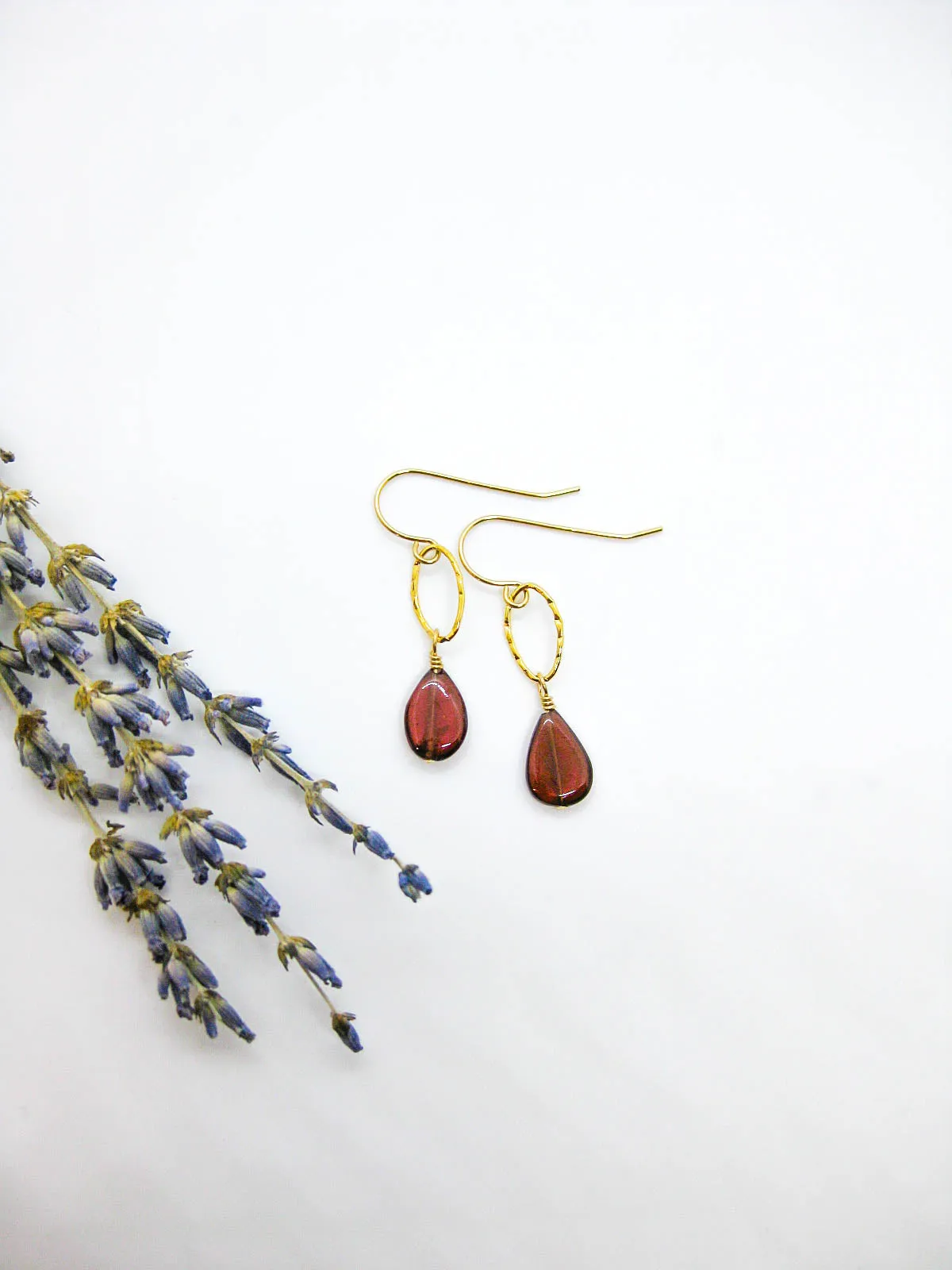 Chrysanthe: Garnet Earrings - e655