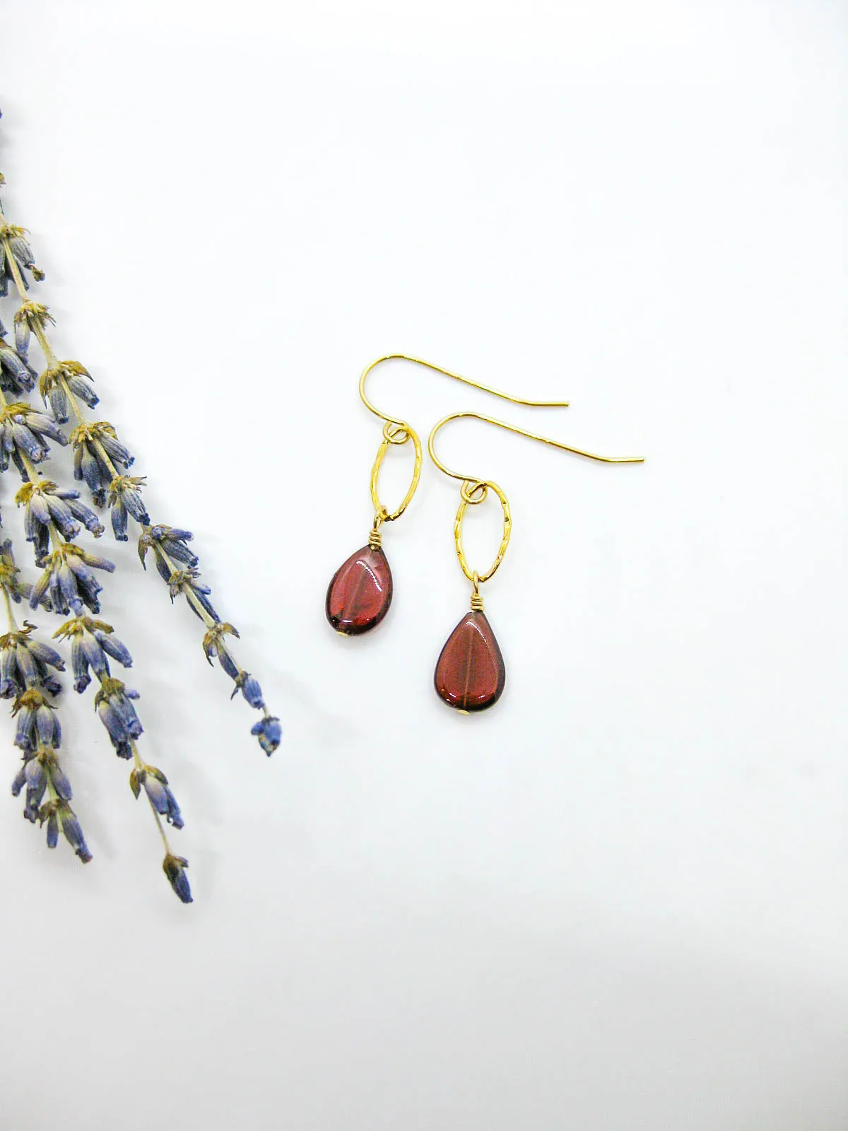 Chrysanthe: Garnet Earrings - e655