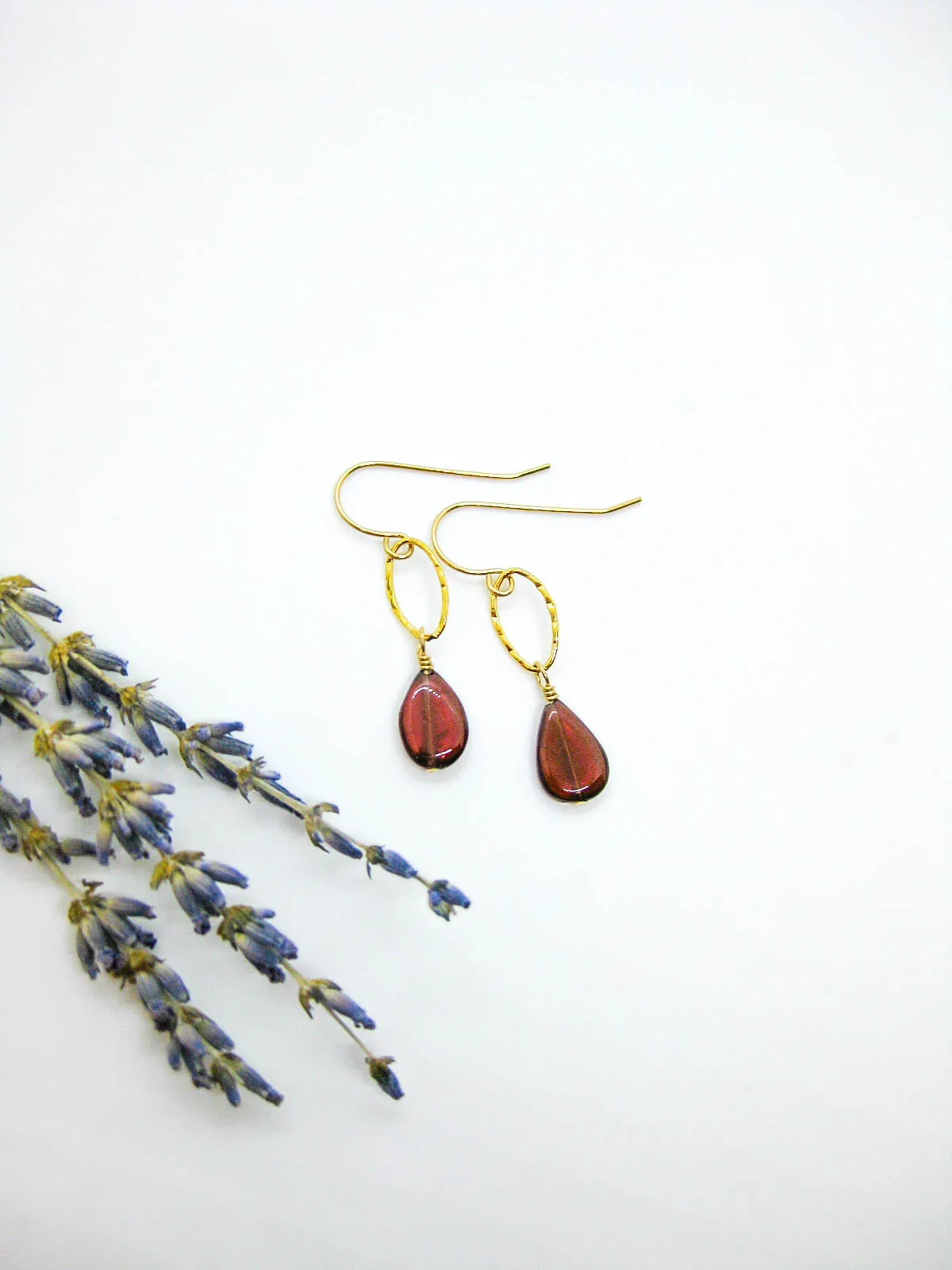 Chrysanthe: Garnet Earrings - e655