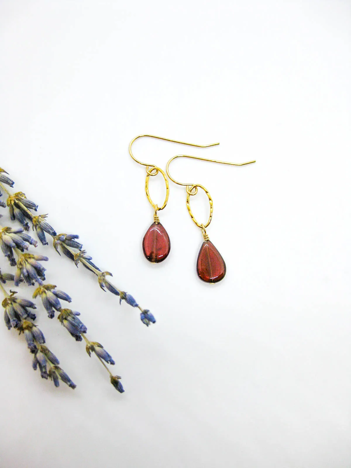 Chrysanthe: Garnet Earrings - e655