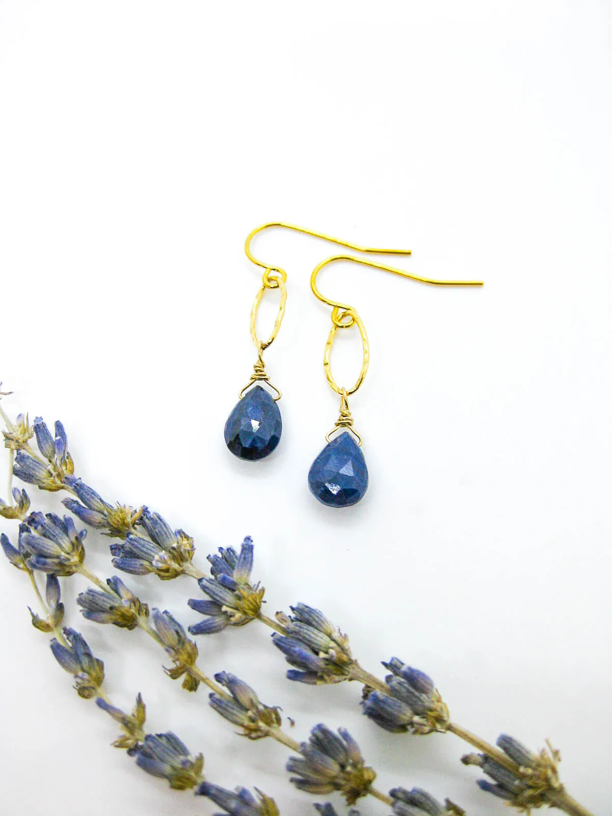 Chrysanthe: Sapphire Earrings - e635