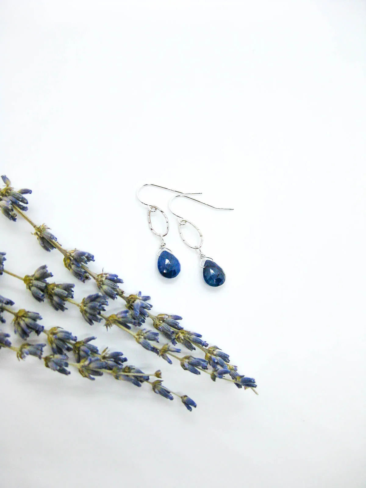 Chrysanthe: Sapphire Earrings - e635