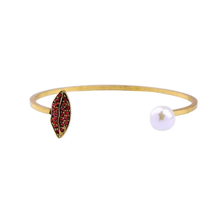 MARLE - Gold Bangle Pearl Cuff