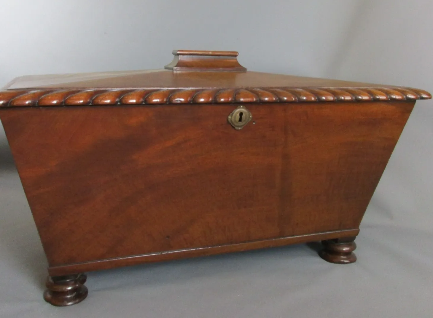 Quality Solid Mahogany & Lead Lined Cellarette Antique Victorian c1840