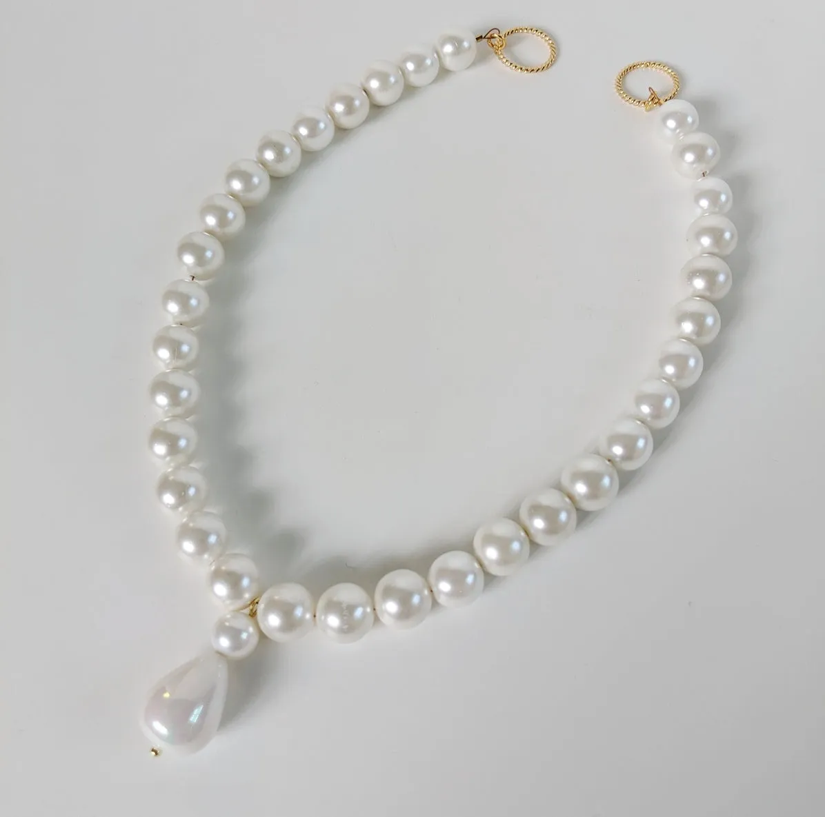 Shell Pearl Necklace - Medium Single Strand with Teardrop