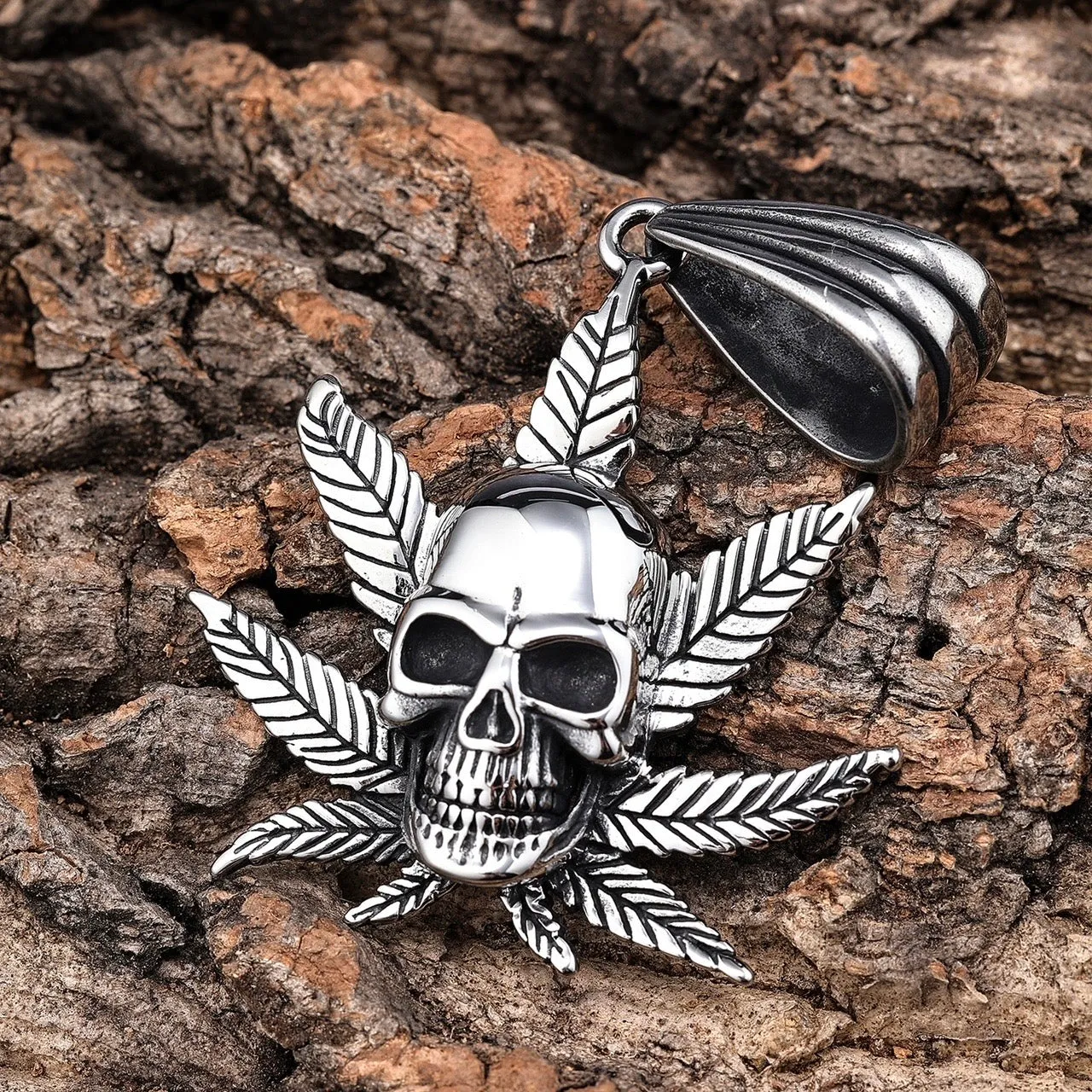 Skull & Pot Leaf Pendant - Necklace (719)