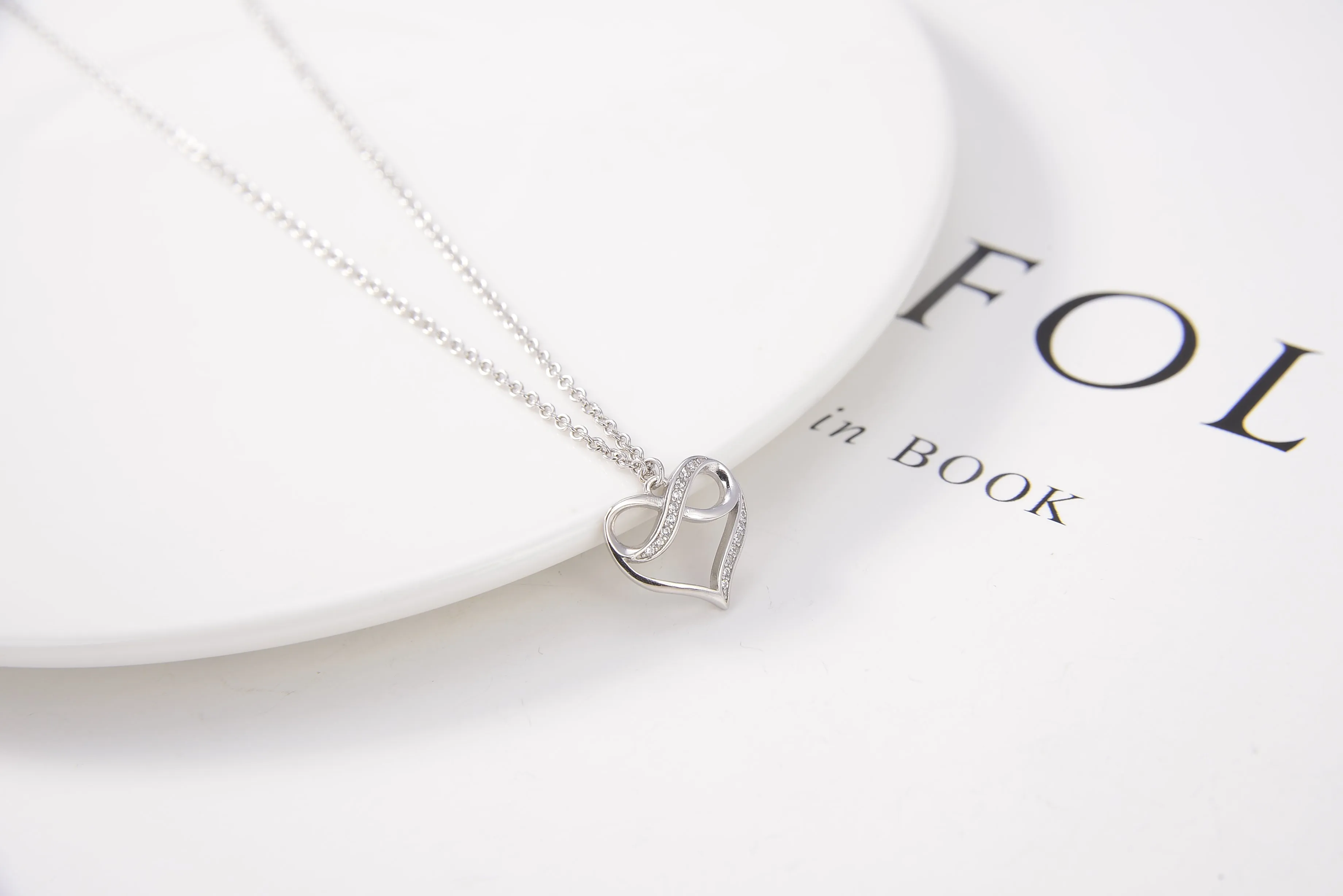 The Intimate Pendant (925 Sterling Silver)