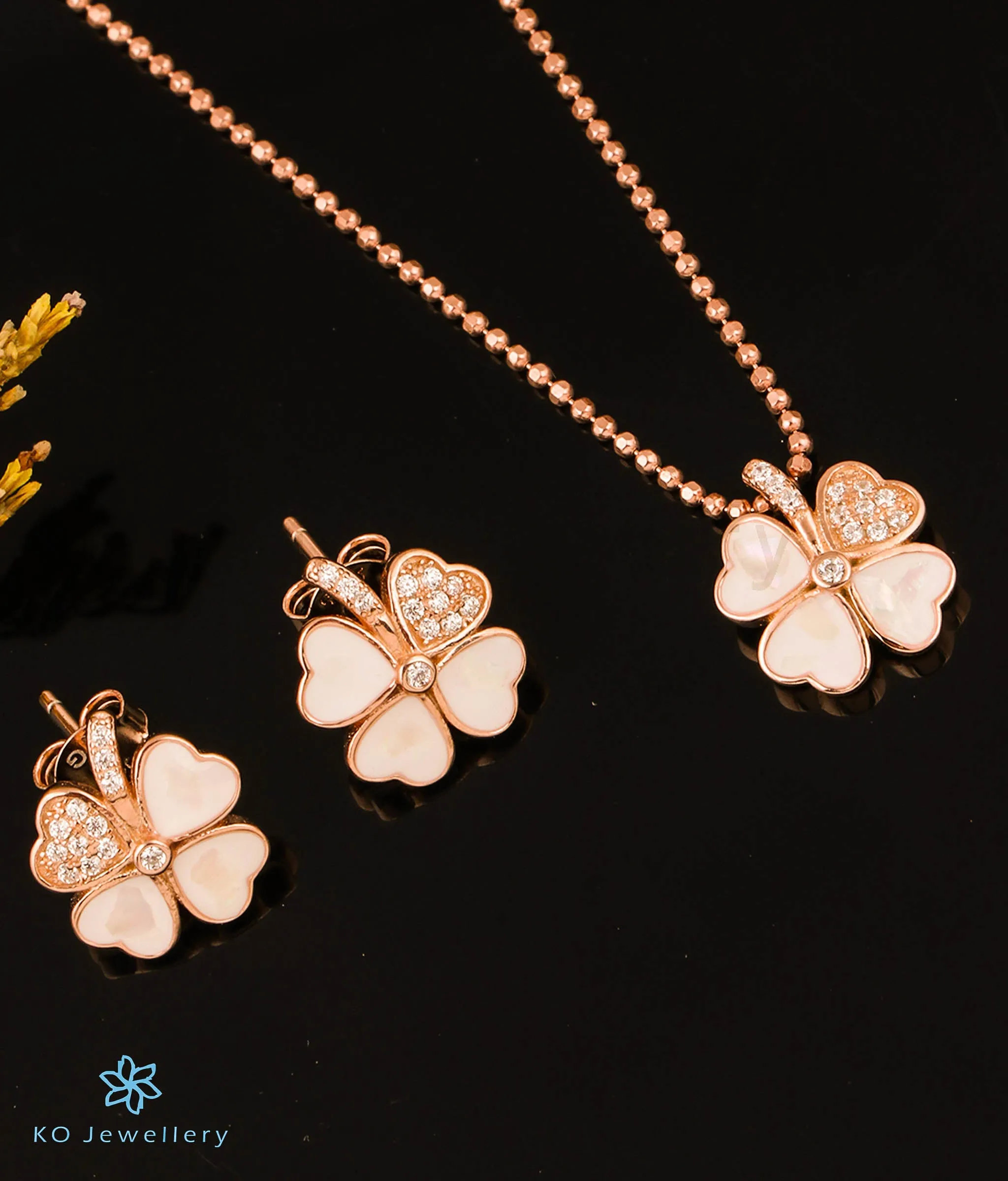 The Pink Clover Silver Rosegold Pendant Set