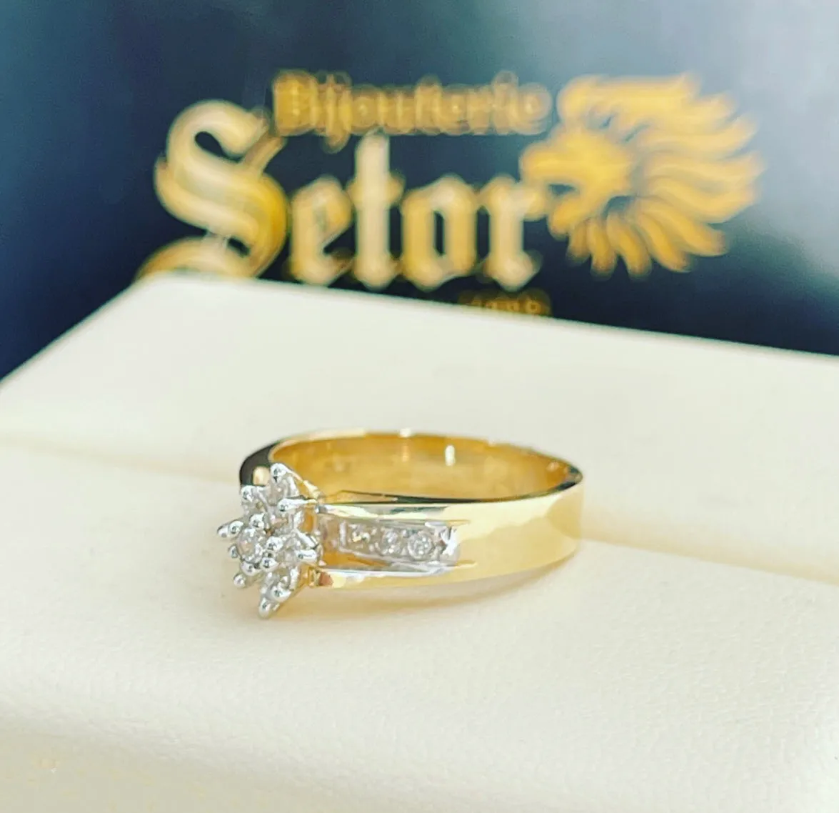 Women Engagement ring